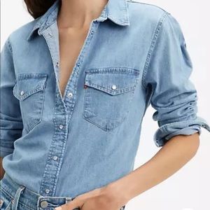 Levi’s Essential Western Denim Shirt